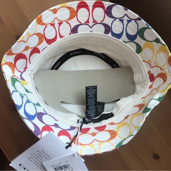 🌈 Coach Rainbow Signature Bucket Hat - Picture 4 of 8